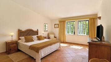 7 habitaciones, tabla de planchar con plancha y wifi gratis