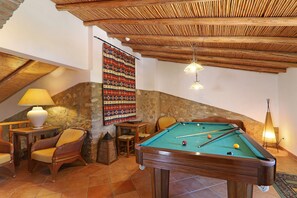 Games room - Country House "Quinta Matias" with Mountain View, Pool and Wi-Fi (Boliqueime)