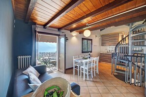 TV - Vacation Apartment in Beautiful Vineyard 'Crotto Palma' with Lake View & Wi-Fi (Dongo)