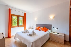2 bedrooms, iron/ironing board, free WiFi, bed sheets - Finca Tirana with Mountain View, Garden & Wi-Fi (Pollensa)