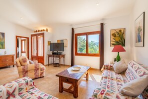 TV, DVD player, stereo