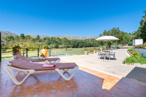 Finca Tirana with Mountain View, Garden & Wi-Fi