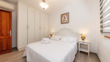 2 bedrooms, iron/ironing board, free WiFi, bed sheets