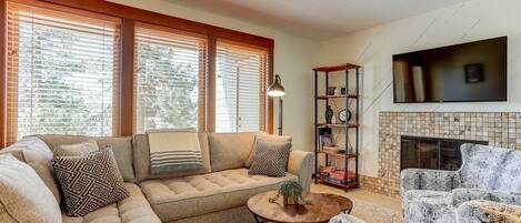 TV, fireplace, DVD player