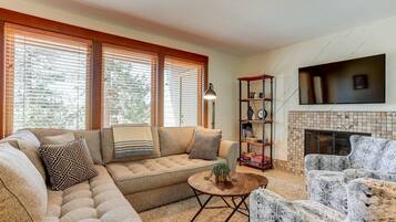 TV, fireplace, DVD player