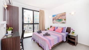1 bedroom, iron/ironing board, WiFi (free), bed sheets