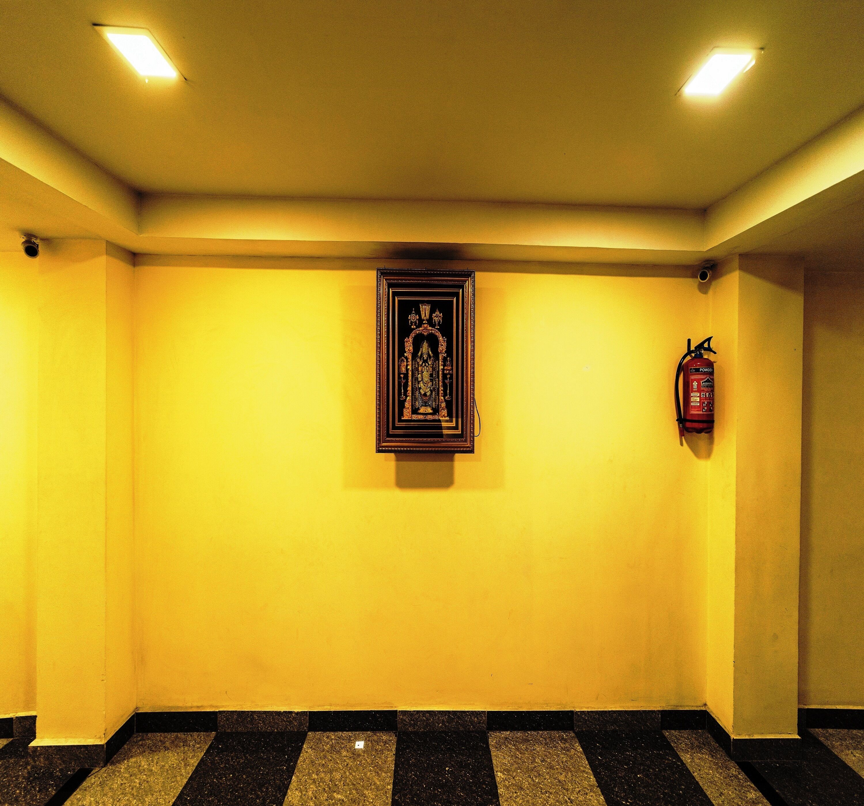 24-inch LED TV with cable channels, TV