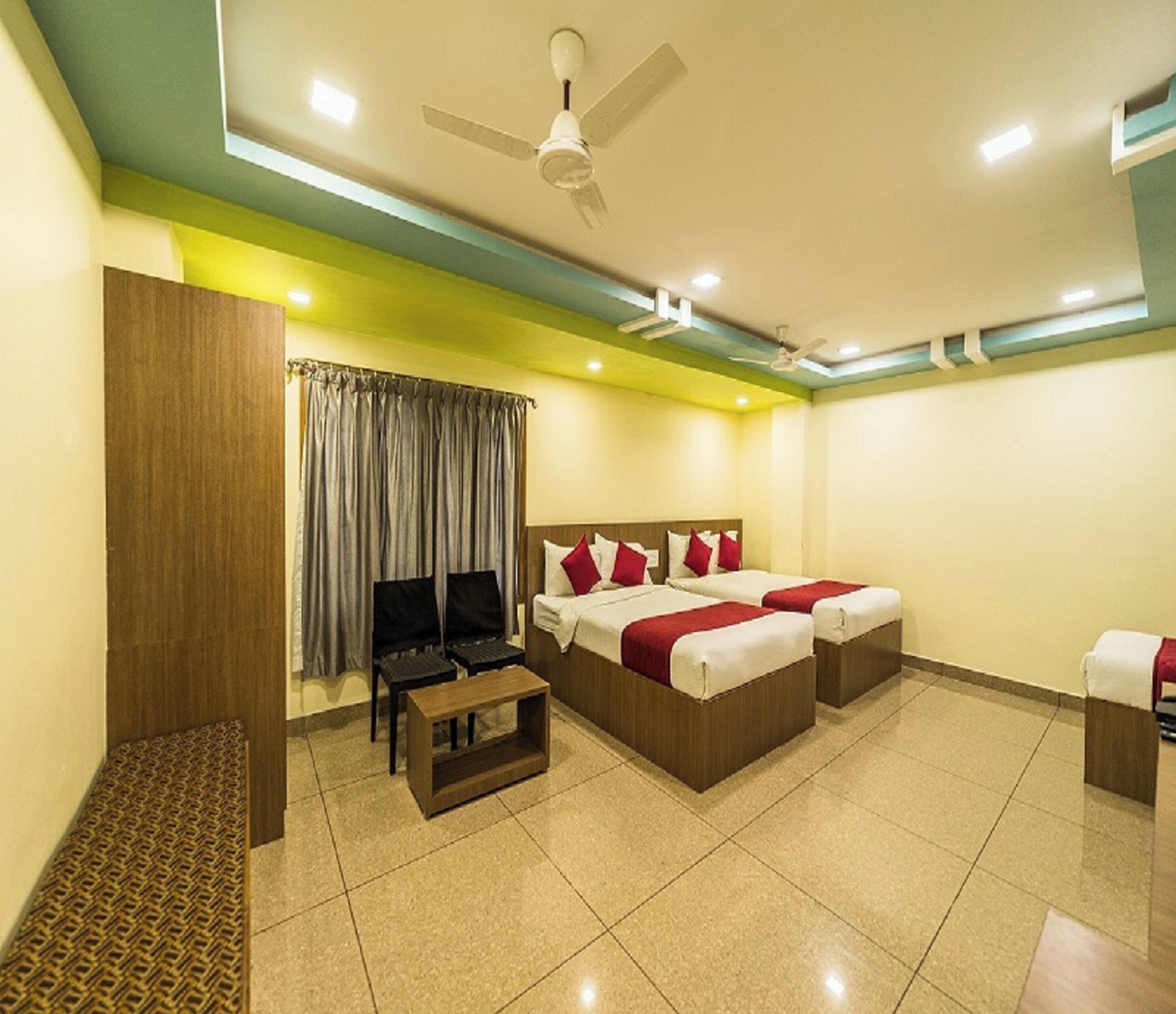 Family Room | Desk, rollaway beds, free WiFi, bed sheets