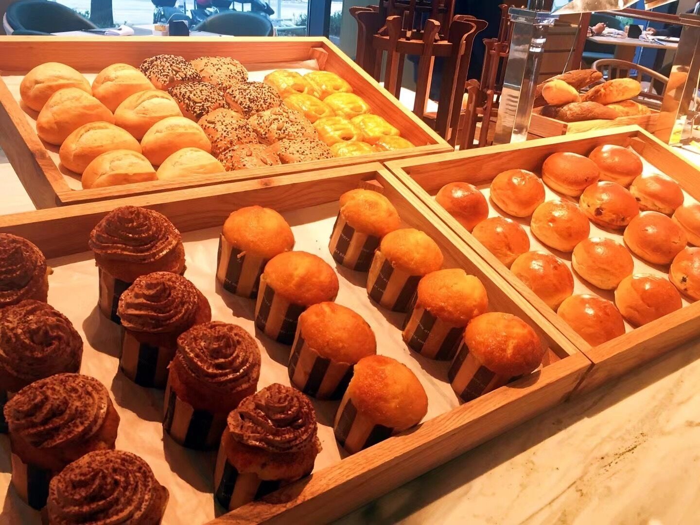 Café da manhã com buffet todos os dias mediante uma taxa