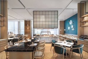 Breakfast, lunch, dinner served; local and international cuisine  - Courtyard by Marriott Jiangyin (Wuxi)