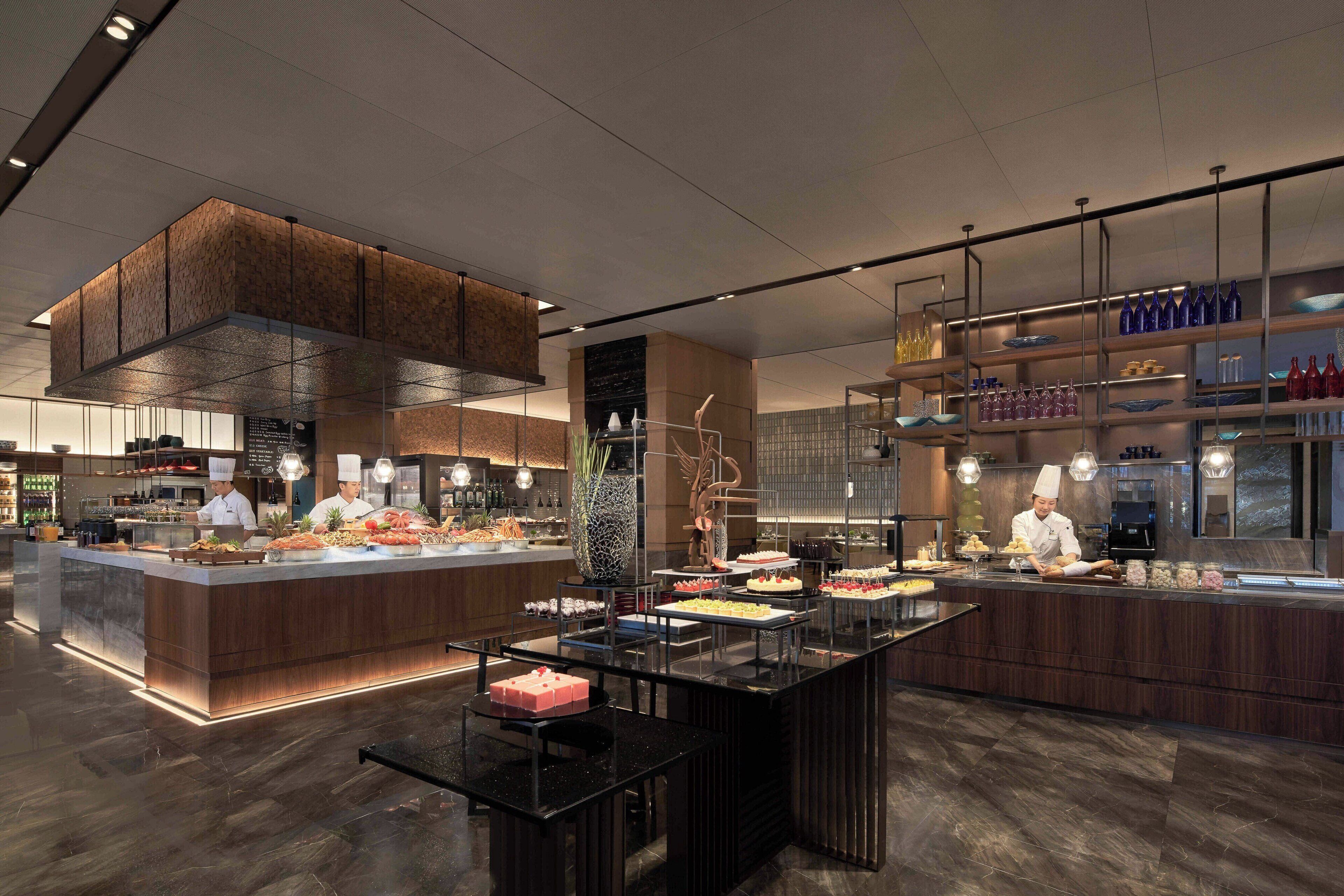 fridge, coffee/tea maker