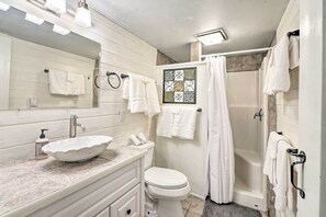 Free toiletries, towels - Sun-Soaked Hideaway on Lake San Cristobal! (Lake City)