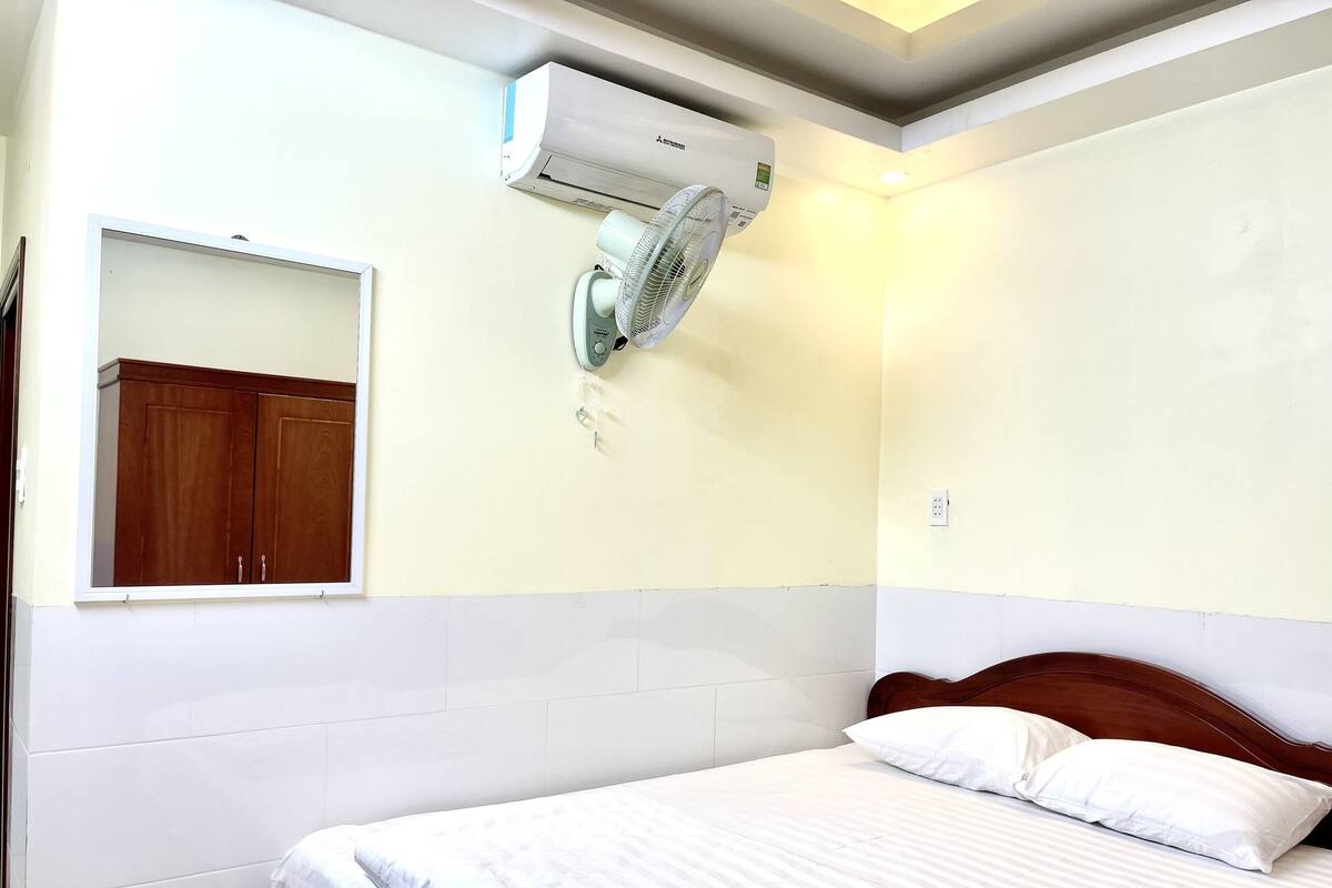 Minibar, in-room safe, desk, blackout curtains