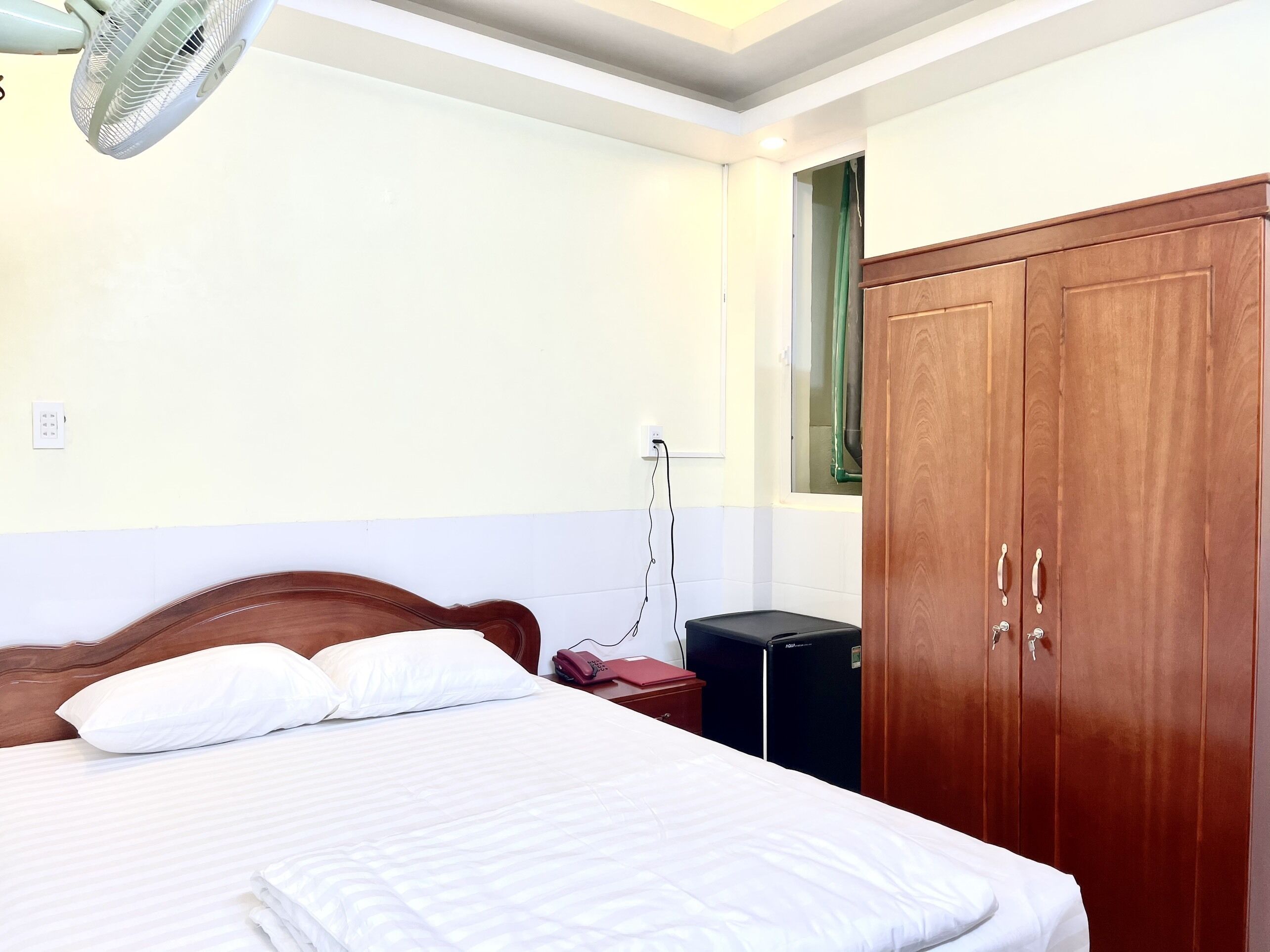 standard double room | minibar, in-room safe, desk, blackout curtains