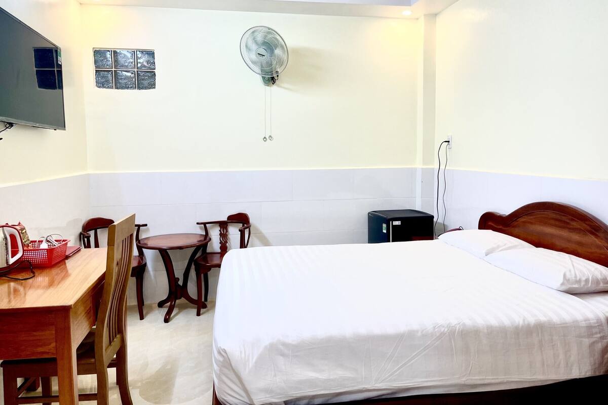 Minibar, in-room safe, desk, blackout curtains