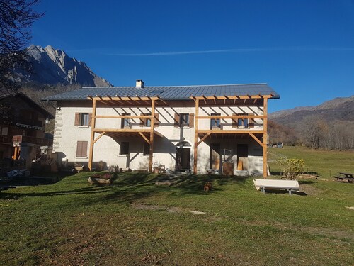 Gite au Calme Avec vue sur les Montagnes