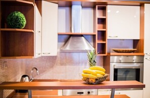 Kühlschrank, Ofen, Herdplatte, Geschirrspüler