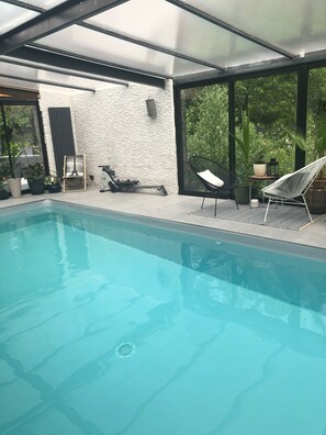 Inomhuspool och uppvärmd pool