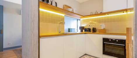 Fridge, microwave, oven, dishwasher
