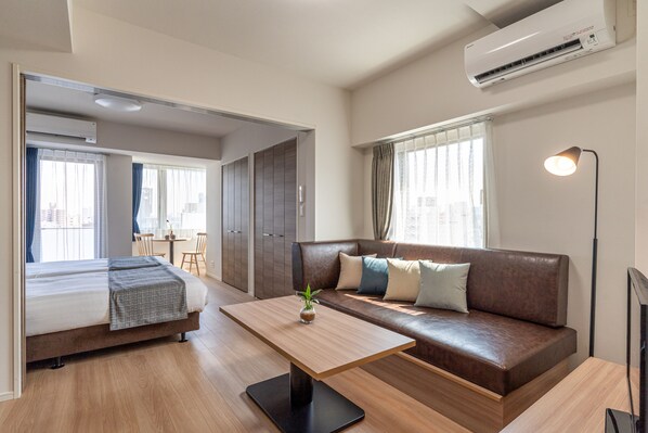 Deluxe-Zimmer, Nichtraucher (Twin, Hollywood) | Wohnbereich