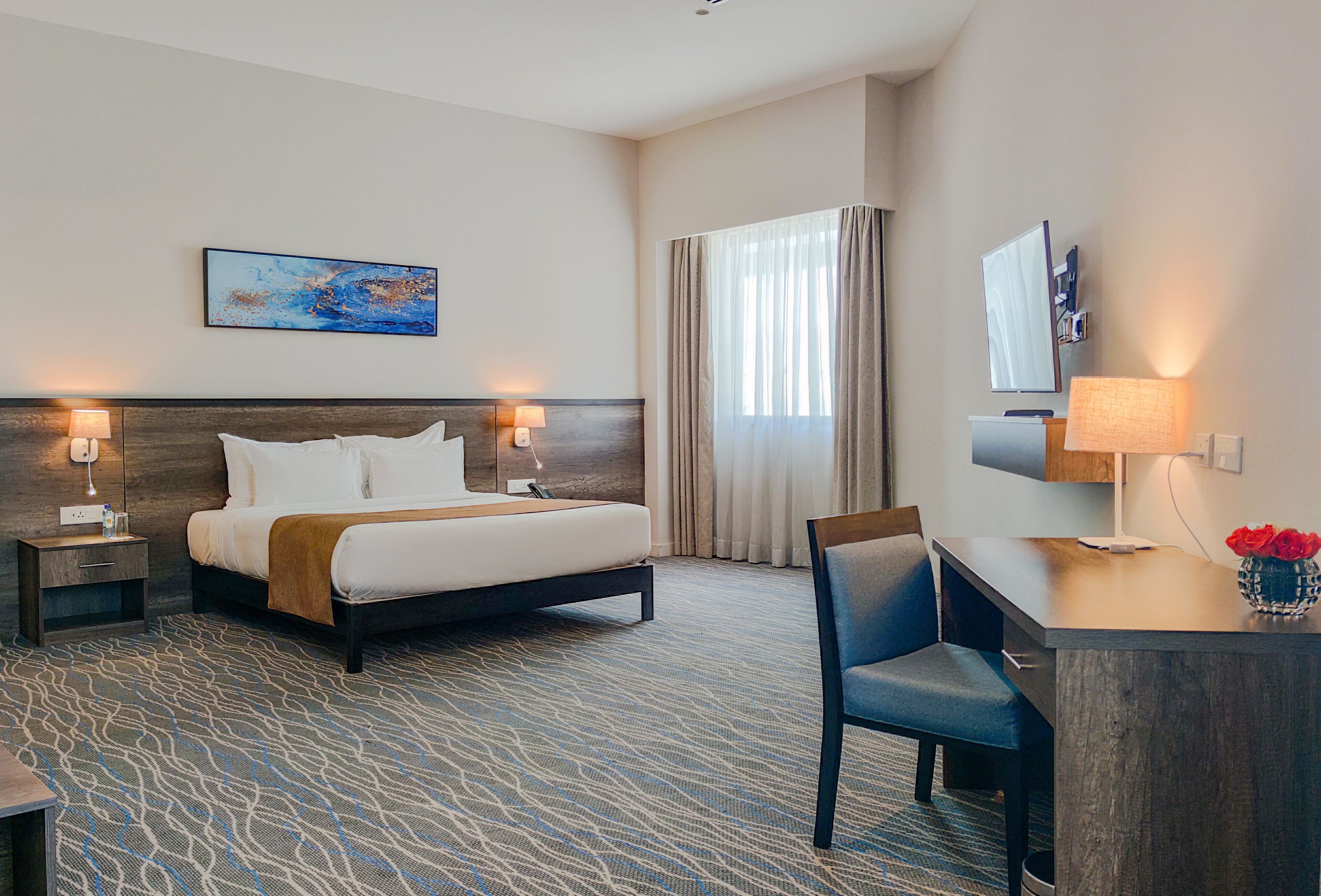 business room, 1 king bed | 1 bedroom, premium bedding, minibar, in-room safe