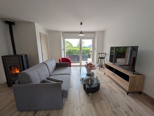 Cottage for 4 with covered terrace, private parking, pet-friendly