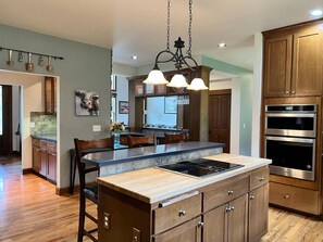 Fridge, microwave, oven, stovetop - Welcome to The Nisqually Highland Ranch (Eatonville)