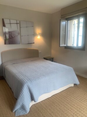 3 Schlafzimmer, Reisekinderbett, Bettwäsche