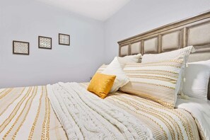 3 chambres, fer et planche à repasser, lit de bébé portatif, Wi-Fi