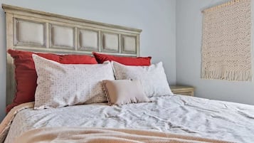 3 habitaciones, tabla de planchar con plancha, cuna de viaje y wifi