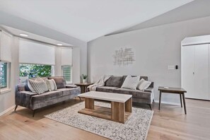 テレビ、Netflix、Hulu、ストリーミングサービス