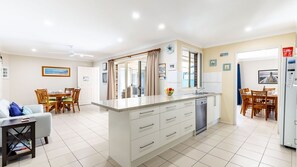 Fridge, microwave, oven, stovetop - The Bay House, 48 Government Road Shoal Bay– 5 bedroom holiday home with Wi-Fi & Foxtel (Shoal Bay)