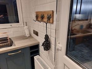 House | Private kitchen | Fridge, microwave, oven, stovetop