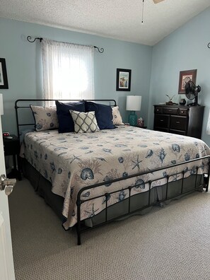 3 bedrooms, free WiFi - Horsin Around | 3BR with Private Dock, Deck and Pet-Friendly (Chincoteague)