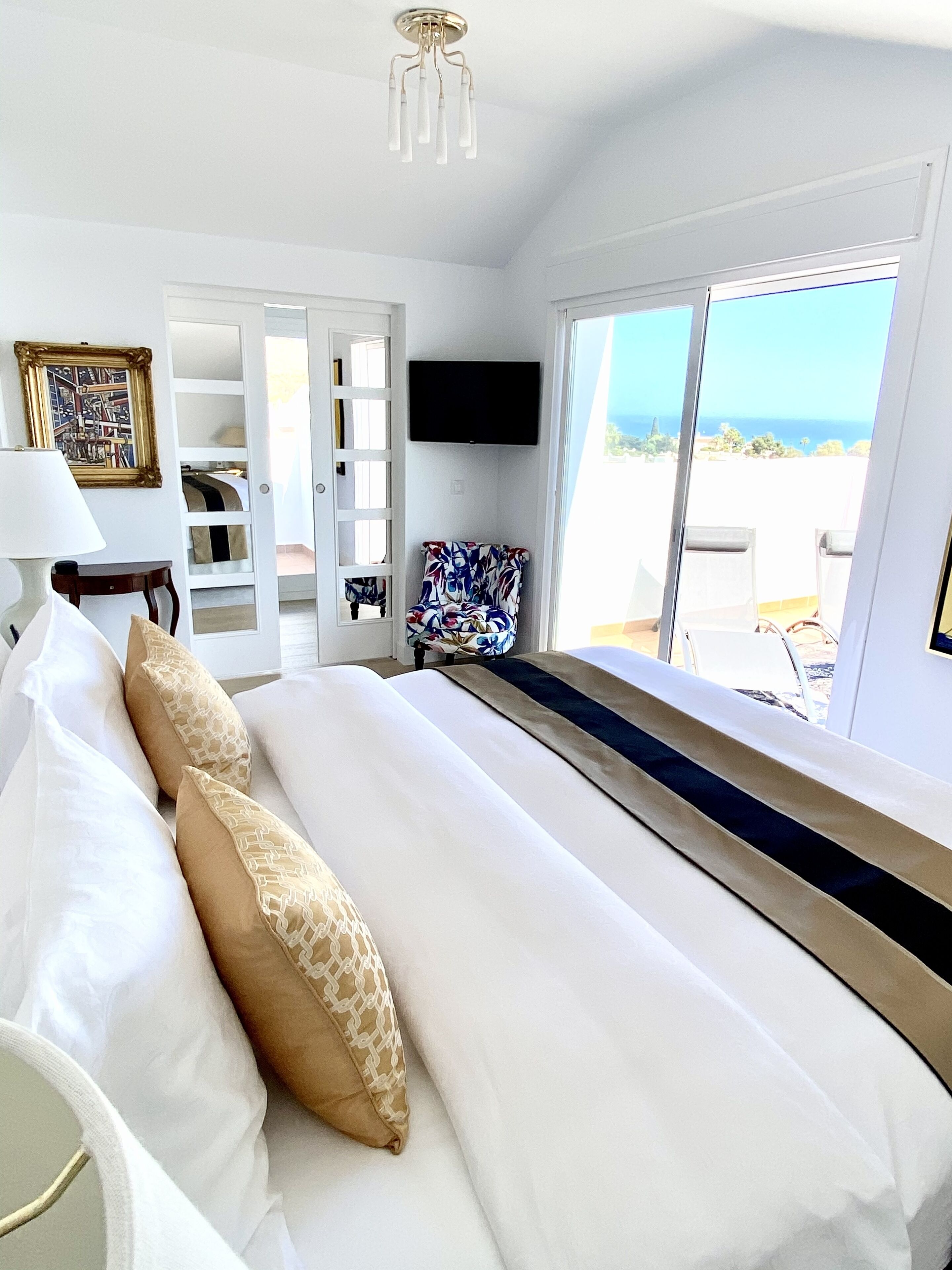 Signature Villa | Premium bedding, down duvets, Select Comfort beds, in-room safe