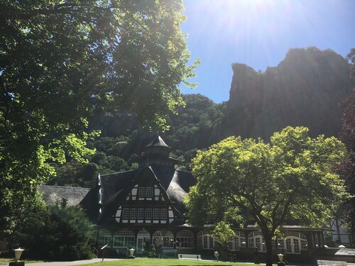 Landlust: Farmhouse with history and character. With large enclosed courtyard