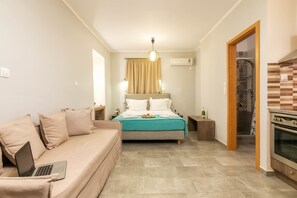 Studio Suite, Sea View | In-room safe, blackout drapes, iron/ironing board, free WiFi - Georgia Apartments (Zakynthos)