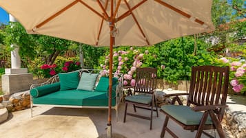 Traditional Villa | Terrace/patio