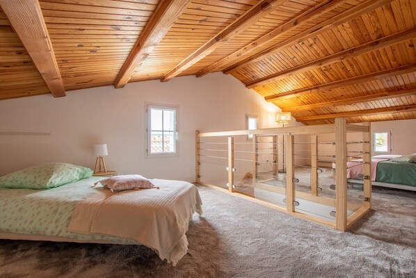 4 chambres, fer et planche à repasser, Wi-Fi gratuit