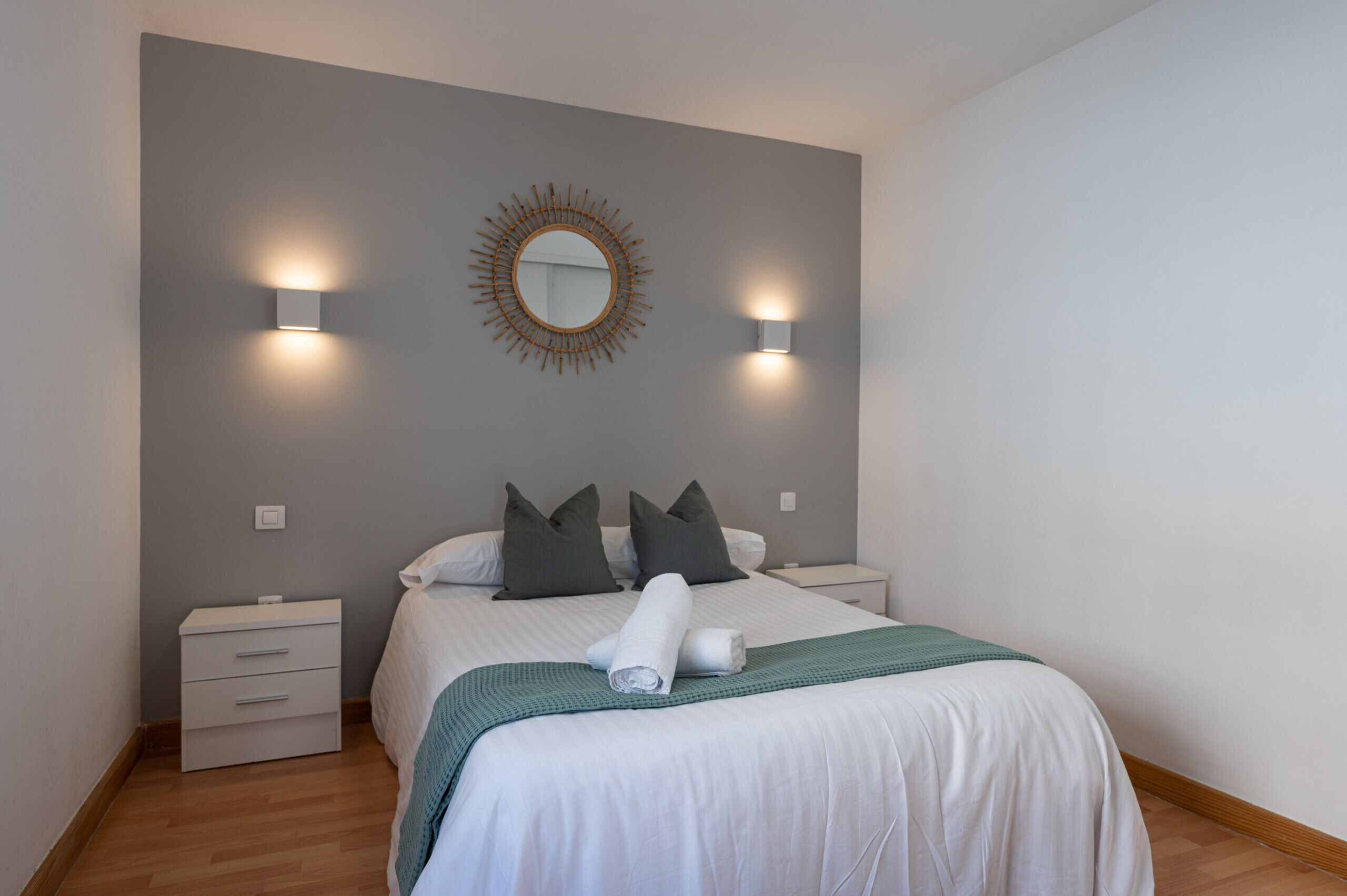 HomeForGuest Apartment with pool and terrace 1 min from the Beach