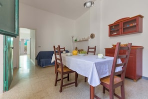 Apartamento | Cozinha privada | Geladeira grande