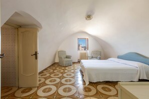 3 Schlafzimmer, Bügeleisen/Bügelbrett