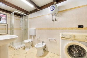 Apartment | Bathroom | Shower, hair dryer, towels
