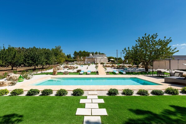 Seasonal outdoor pool
