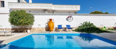 Seasonal outdoor pool