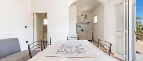 Villa | Dining room