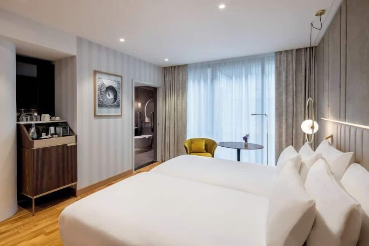 1 bedroom, minibar, in-room safe, desk