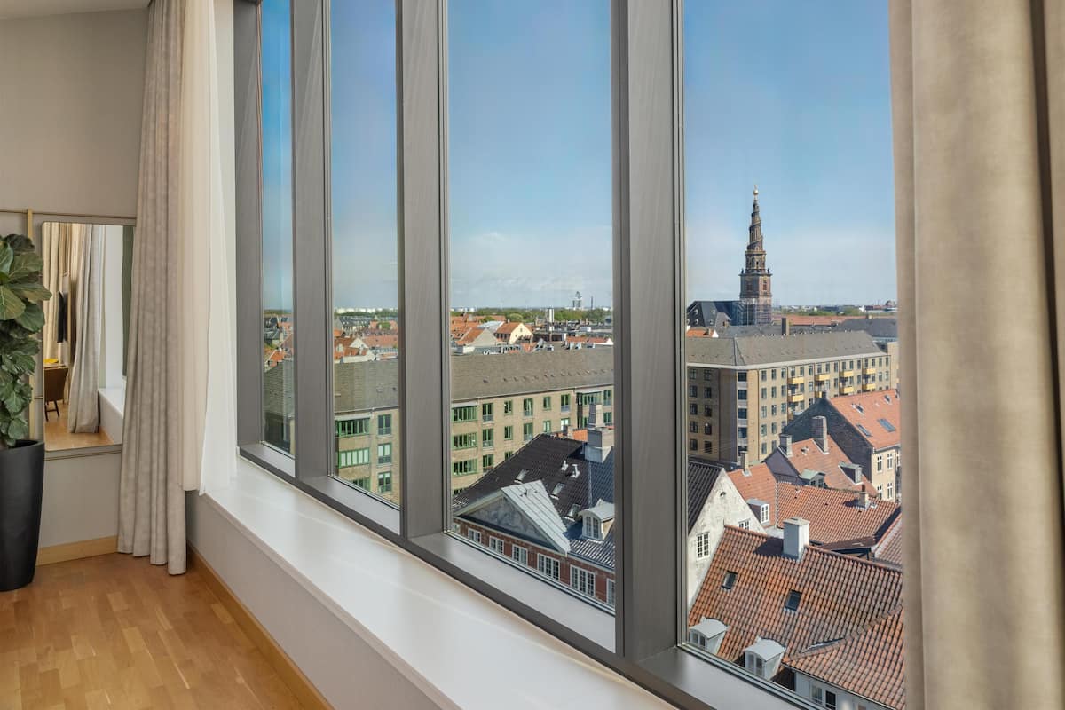 Premium Room (Corner, View)