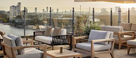 2 bares o lounges, lounge en el lobby, bar en la azotea