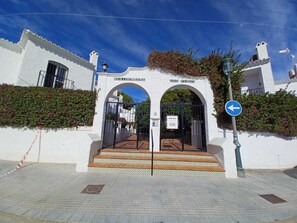 تفاصيل الفندق من الخارج